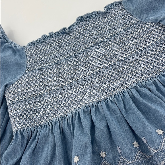 American Eagle Outfitters Denim Blue Smocked Blouse M - Picture 7 of 10